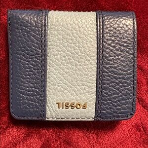 Leather Fossil NWT Two-Toned Blue Pebbled Leather Wallet 4x3.5.